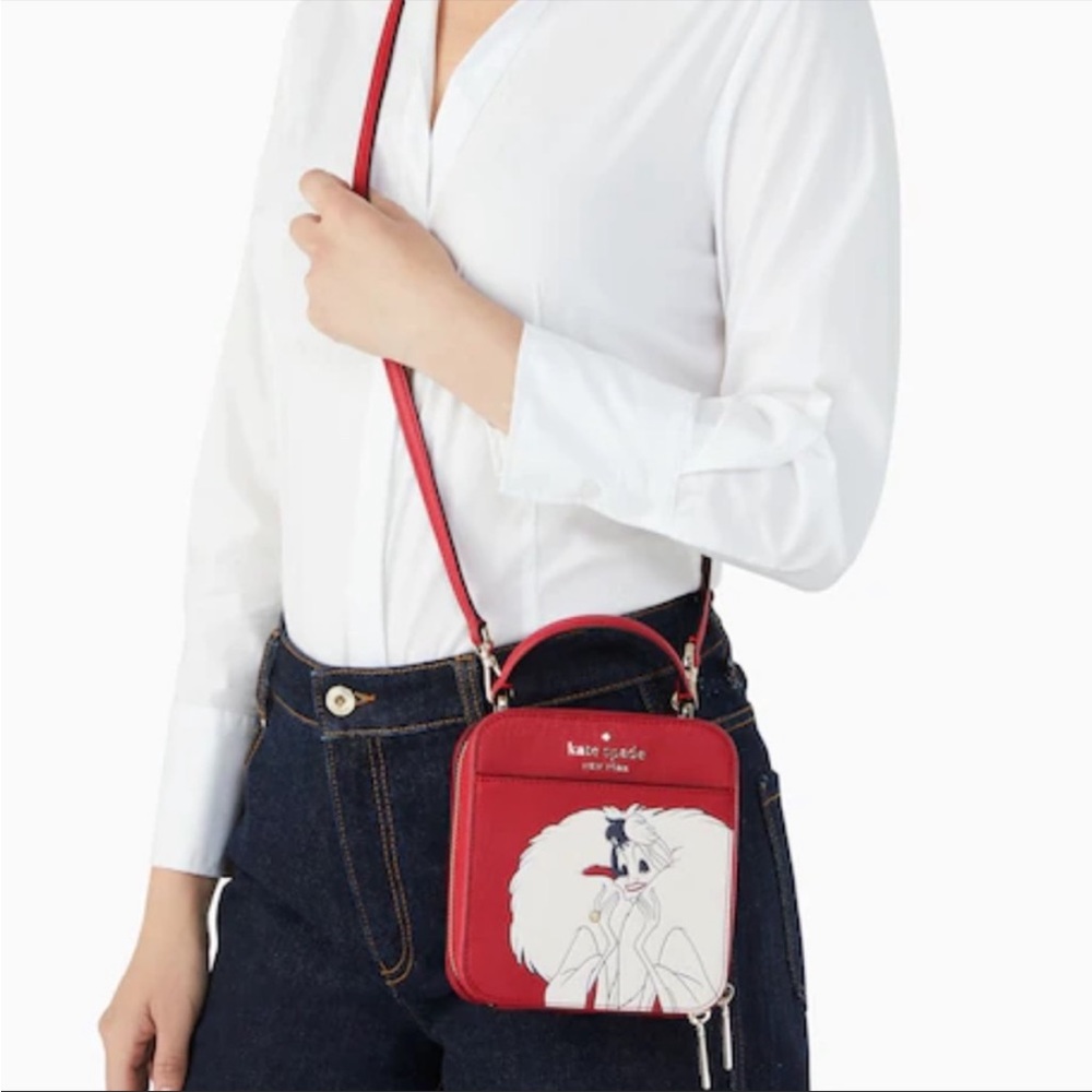 🍓 Kate Spade X Disney 🍓 Cruella Makeup
Cosmetic Bag - Picture 14 of 16